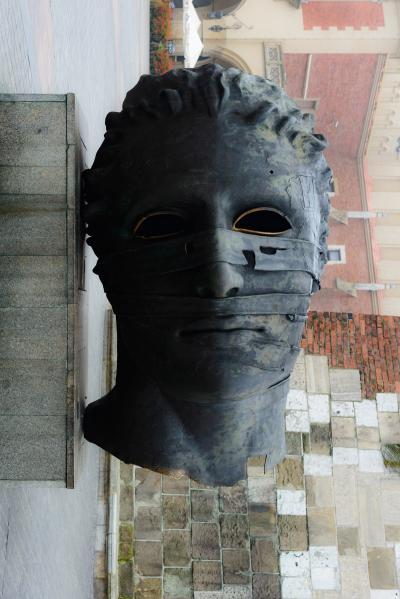 photography spots in Krakow - Eros Tied Sculpture