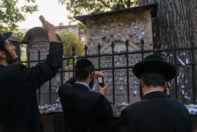 images of Krakow - Remuh Synagogue and Cemetery