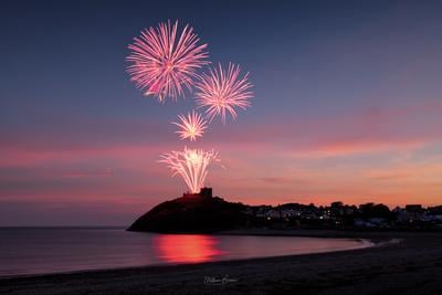 images of North Wales - Criccieth Beach