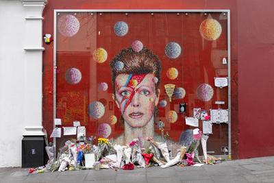 photography locations in England - David Bowie Mural