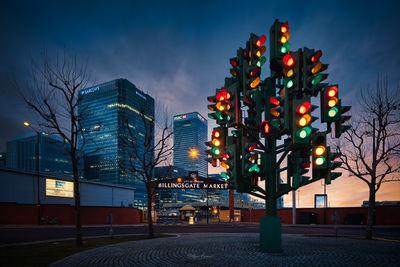 London photo spots - Traffic Light Tree