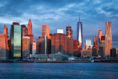 images of New York City - Lower Manhattan panorama from Pier 1