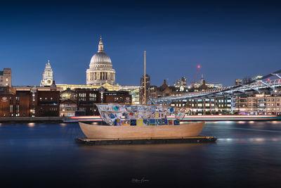 pictures of London - St Paul's Cathedral from Millennium Bridge