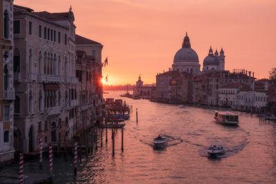 Venice instagram spots - Ponte dell'Accademia