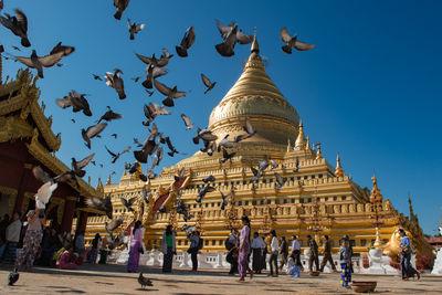 Myanmar (Burma) pictures - Shwezigon Pagoda near Bagan