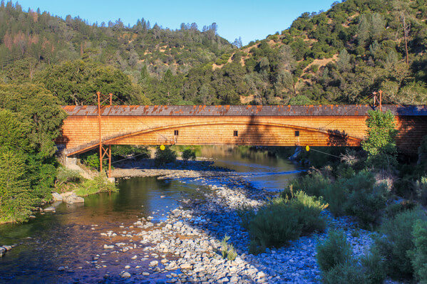 Bridgeport covered bridge spans the South fork of the Yuba river.