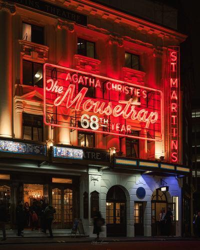 images of London - St. Martin's Theatre - Exterior