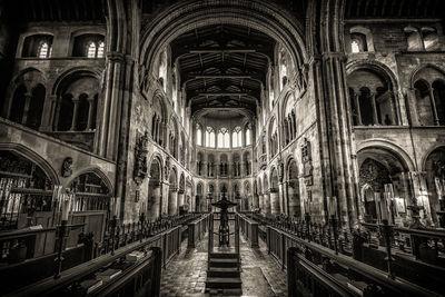photography locations in London - St Bartholomew the Great