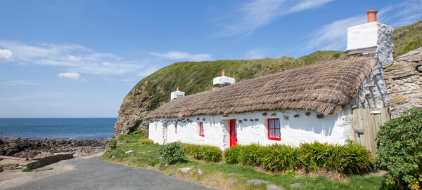 image 2 ~ Ned's Cottage is one of many photogenic photo opportunities around the relatively small area of Niarbyl Bay.