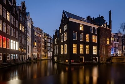 pictures of Amsterdam - House On The Water