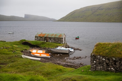 pictures of Faroe Islands - Fishearmans turf houses
