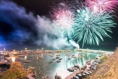 images of South Wales - Saundersfoot Fireworks