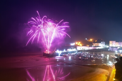 photos of South Wales - Fireworks at Tenby Harbour