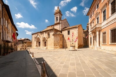 pictures of Tuscany - San Quirico d'Orcia collegiate church