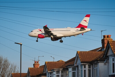 photos of London - Myrtle Avenue Planespotting