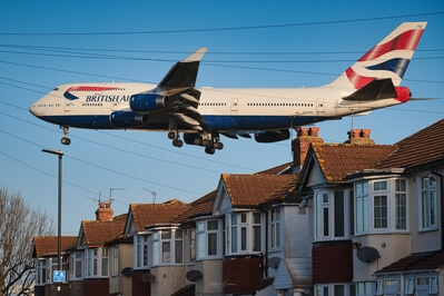 photo locations in Greater London - Myrtle Avenue Planespotting