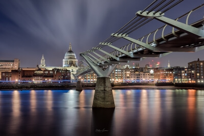pictures of London - St Paul's Cathedral from Millennium Bridge