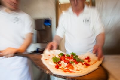 instagram spots in Campania - Naples –Pizzeria 50 Kalò Food Photography