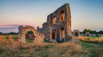 United Kingdom photography spots - Dunwich Greyfriars and beach