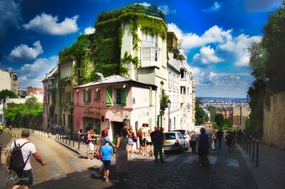 photo spots in Arrondissement De Paris - La Maison Rose, Montmartre