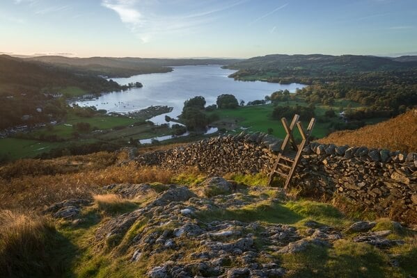 A sunrise view over Windermere from Loughrigg.