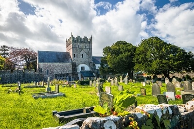 photography spots in South Wales - Ewenny Priory