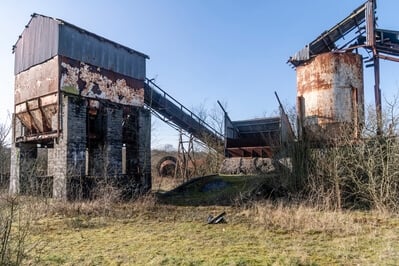 photo locations in South Wales - Abandoned Lime Quarry Kenfig Hill