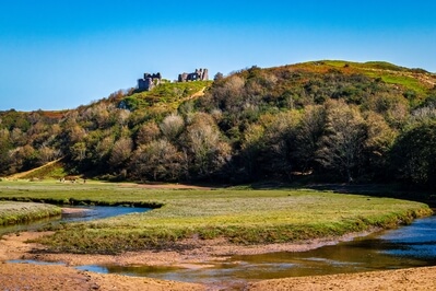 pictures of South Wales - Pennard Castle