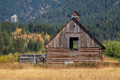 Montana instagram locations - Grayling Barn