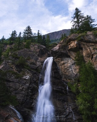 Valle D Aosta instagram locations - Lillaz Waterfalls