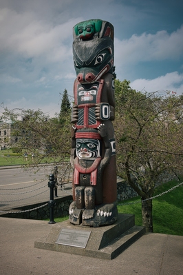 photo spots in British Columbia - First Nation Totem Pole