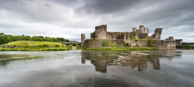 pictures of South Wales - Caerphilly Castle