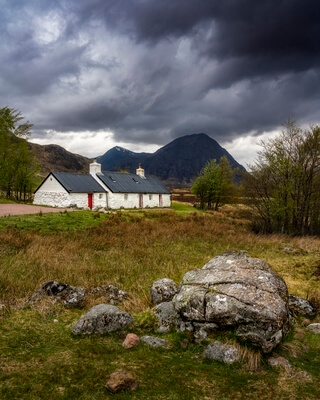 images of Glencoe, Scotland - Black Rock Cottage