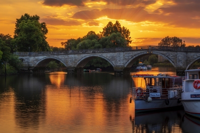 images of London - Richmond Bridge