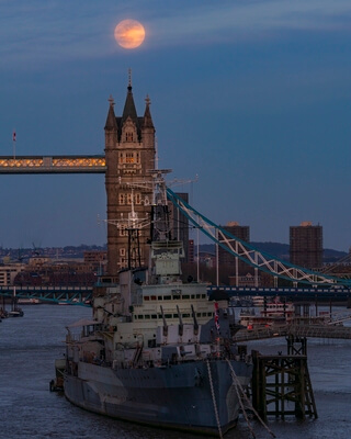 pictures of London - View of Tower Bridge from London Bridge