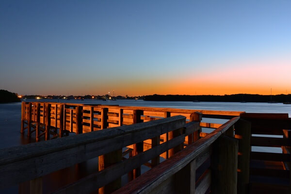 Fishing pier looking north just before sunrise   -   Nikon D7100 + 24-70 @31mm, f/11, 20s, ISO 800