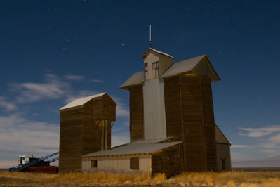 photo spots in Washington - Abandoned Grain Elevator,  Douglas County