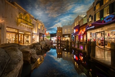 photo locations in Nevada - Miracle Mile Shops