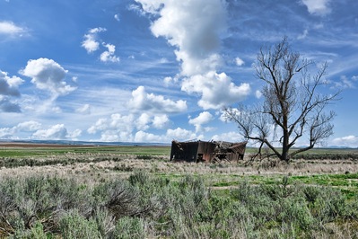 Washington photography locations - Lincoln County Collapsing Barn
