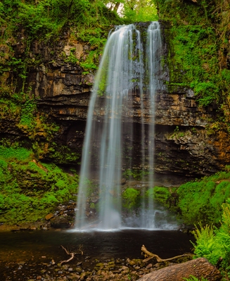 images of South Wales - Henrhyd Falls