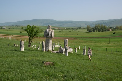 instagram spots in Bosnia and Herzegovina - Nišan (Tombstone) Omer-age Bašića
