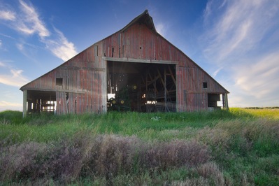 United States photo spots - The See Through Barn