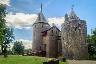 photos of South Wales - Castell Coch - Exterior