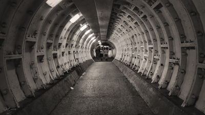 images of London - Greenwich foot tunnel