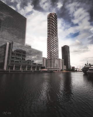 images of London - South Dock - Heron Quays
