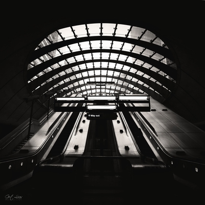 pictures of London - Canary Wharf Underground Station