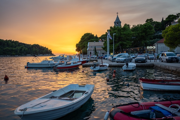 Cavtat Old Town Harbour at sunset28MM  1/50s f/4.0 