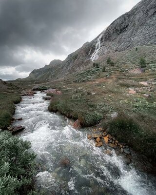 instagram locations in Trentino South Tyrol - Konzentschatter Waterfall in Längental 