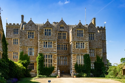 photo locations in England - Chastleton House