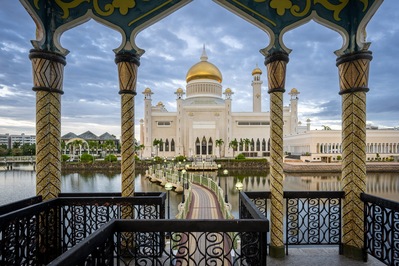 pictures of Brunei - Omar Ali Saifuddien Mosque